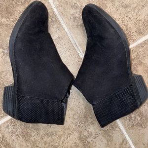 Gently worn girls boots.